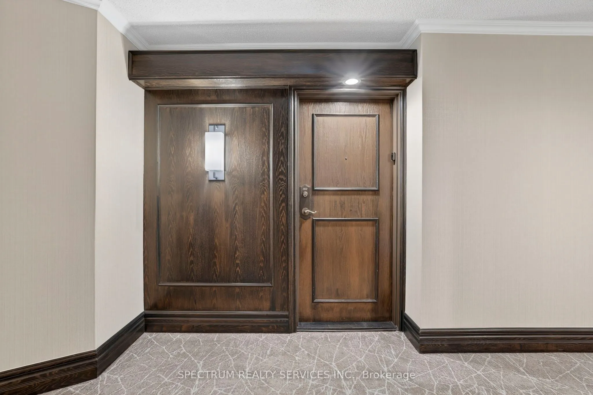 85 Skymark Drive #302