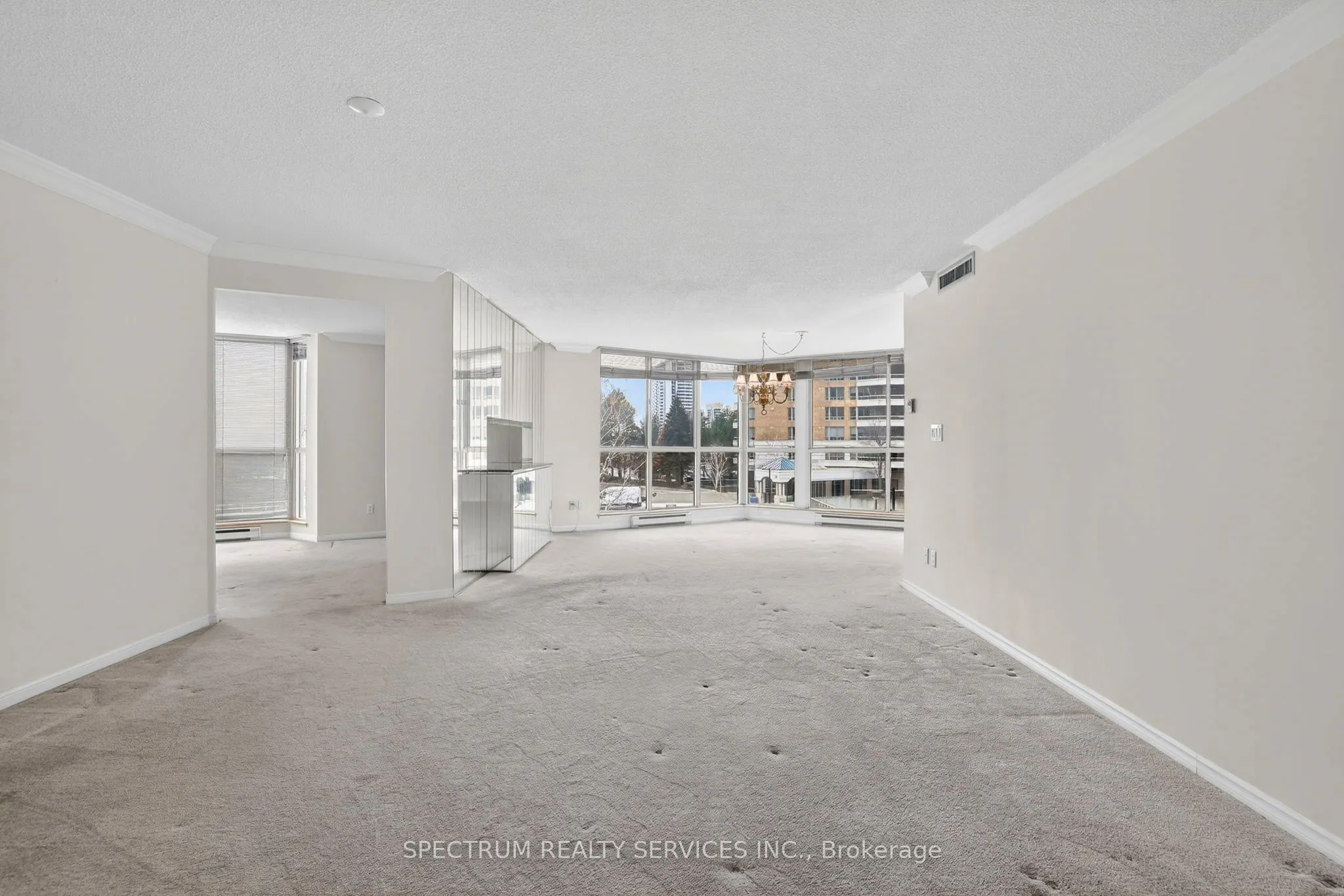 85 Skymark Drive #302