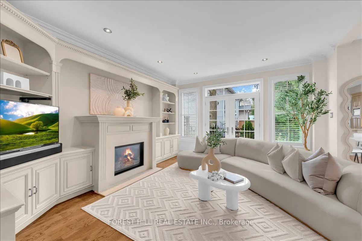 313 Broadway Avenue