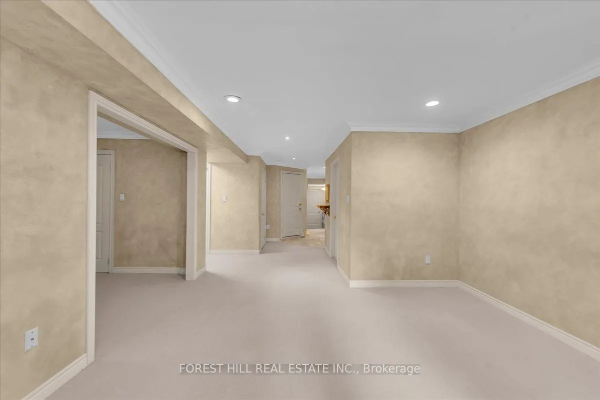 313 Broadway Avenue