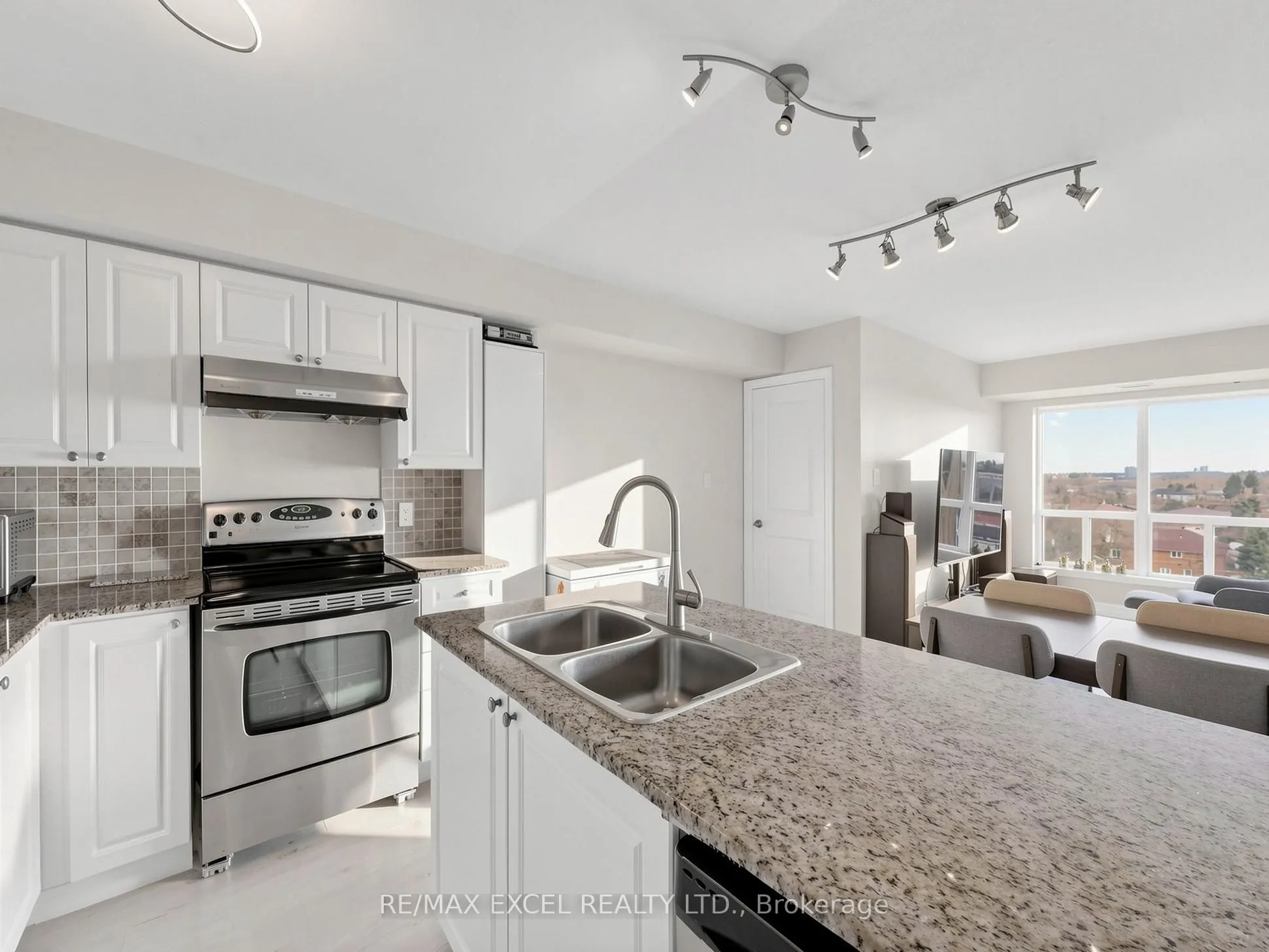 920 Sheppard Avenue W #711
