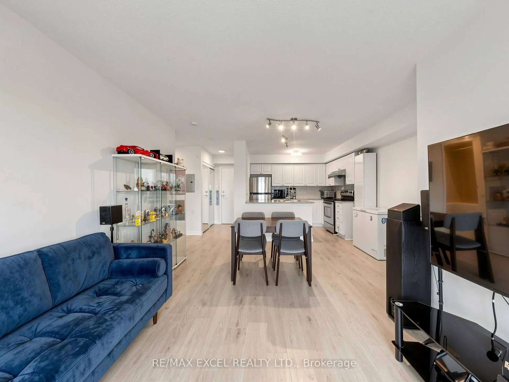 920 Sheppard Avenue W #711