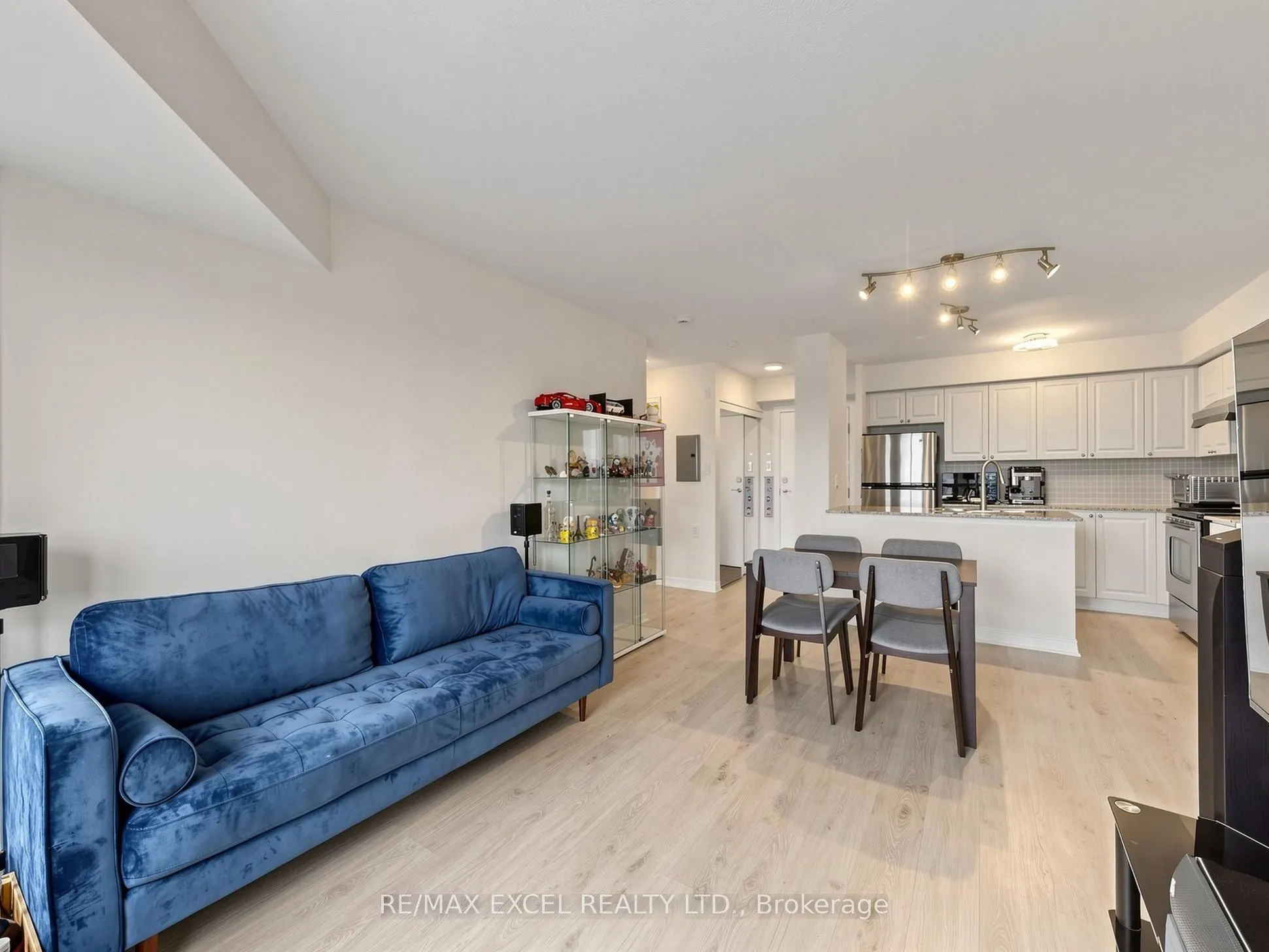 920 Sheppard Avenue W #711