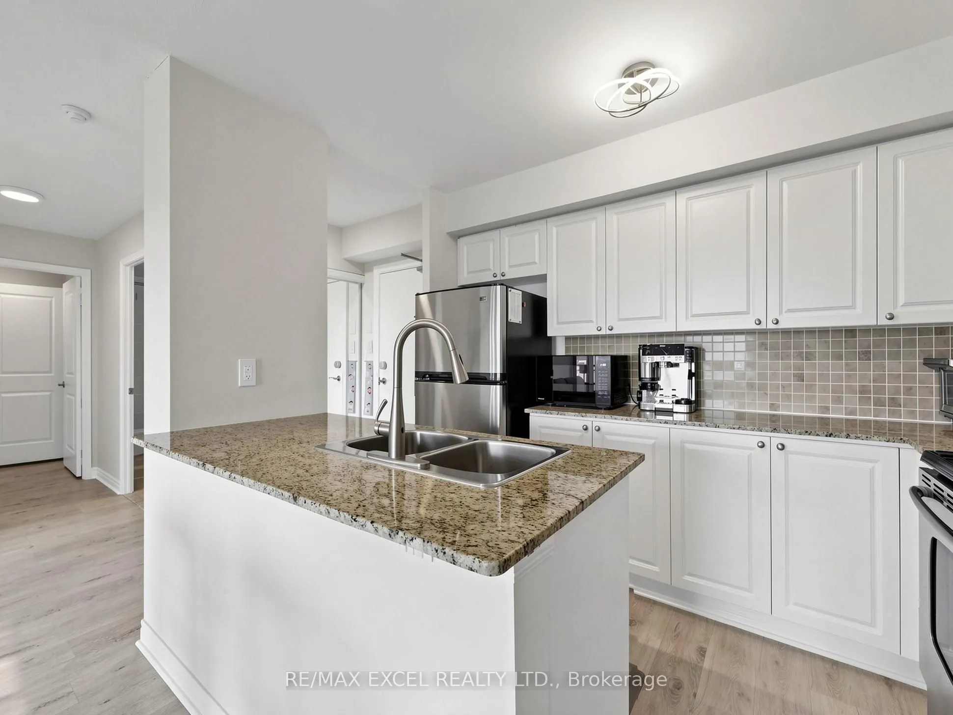 920 Sheppard Avenue W #711