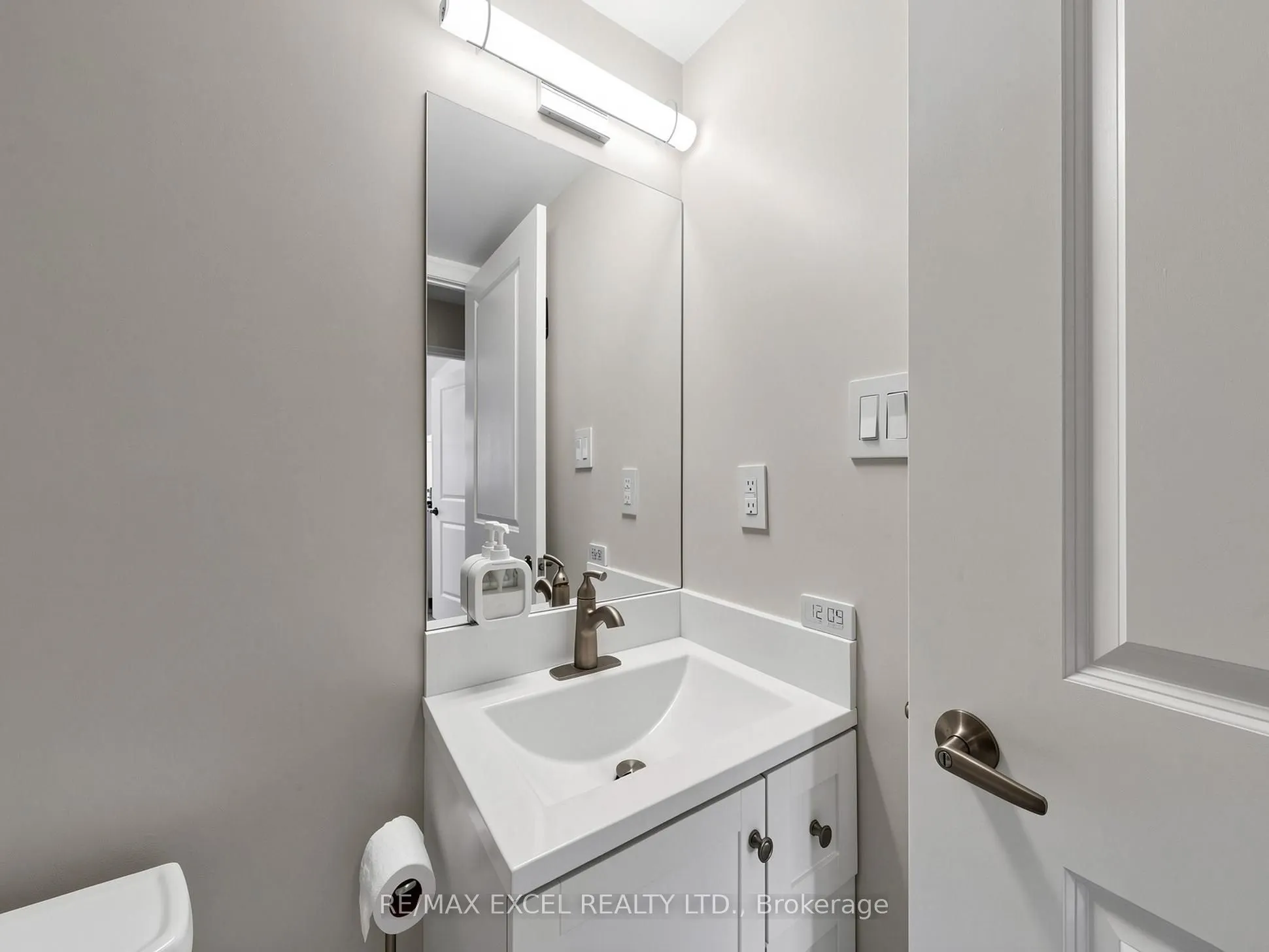 920 Sheppard Avenue W #711