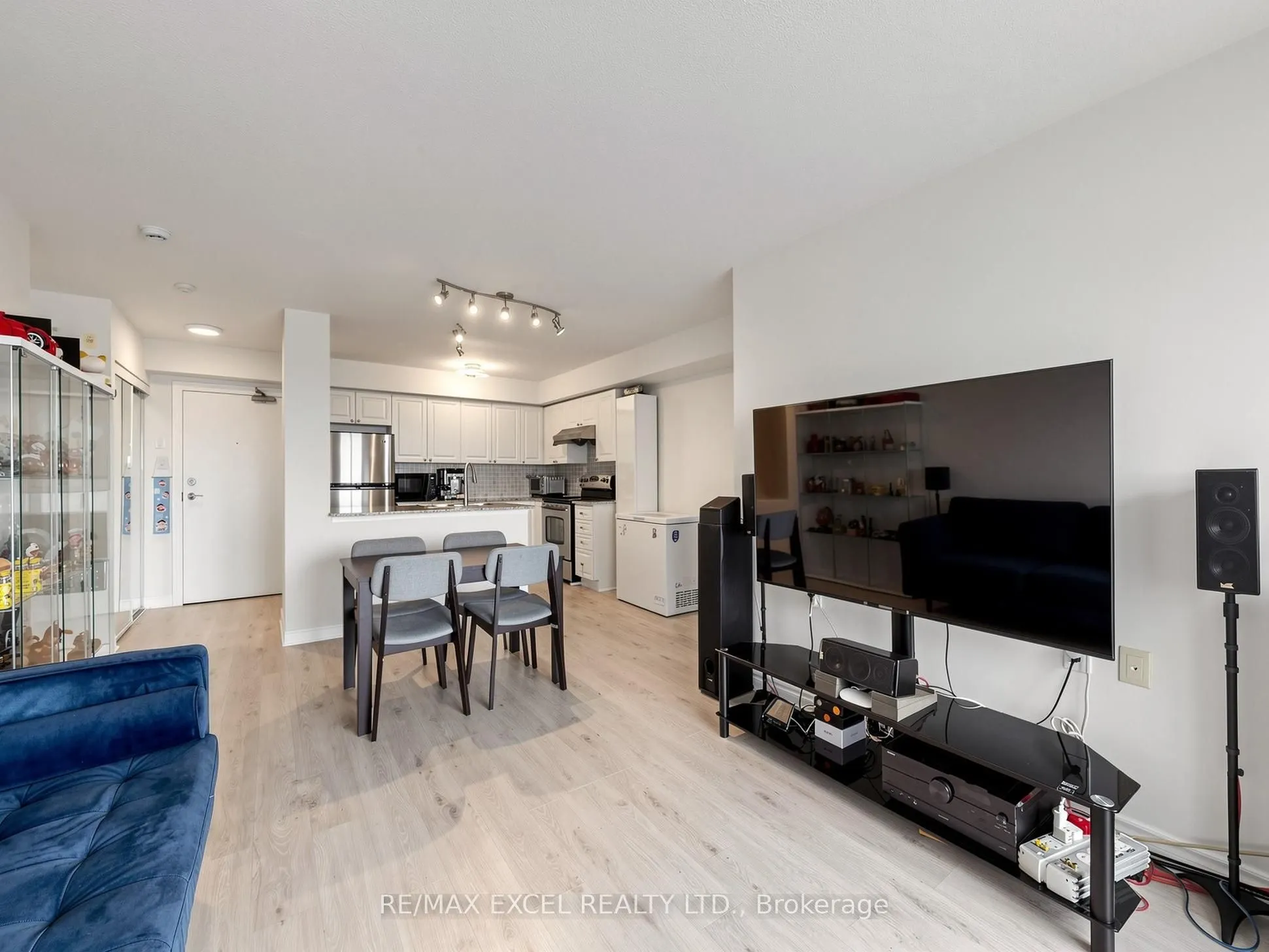 920 Sheppard Avenue W #711