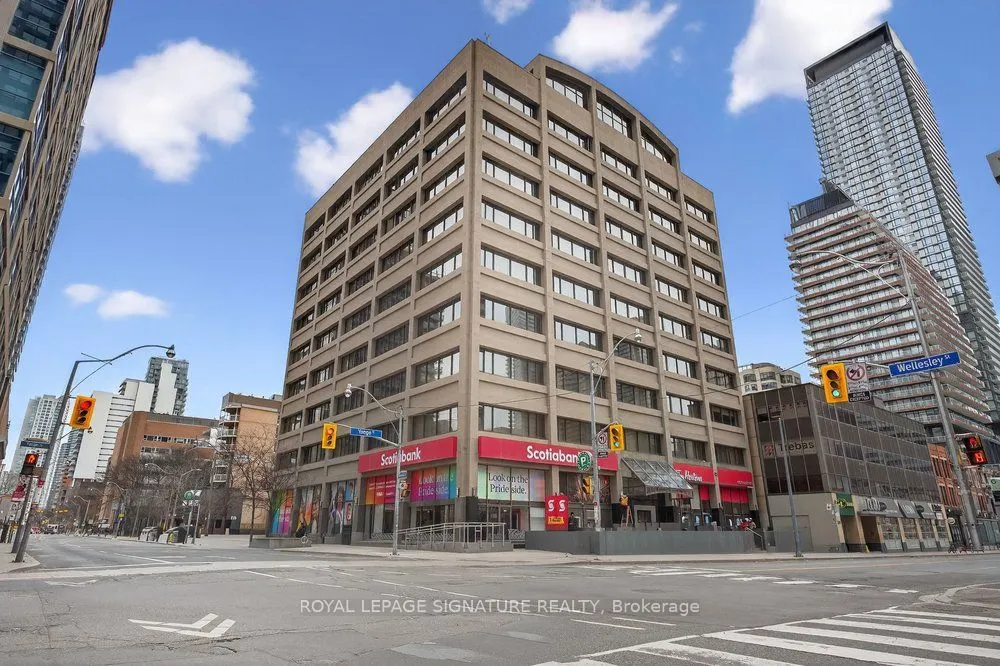 555 Yonge Street #707
