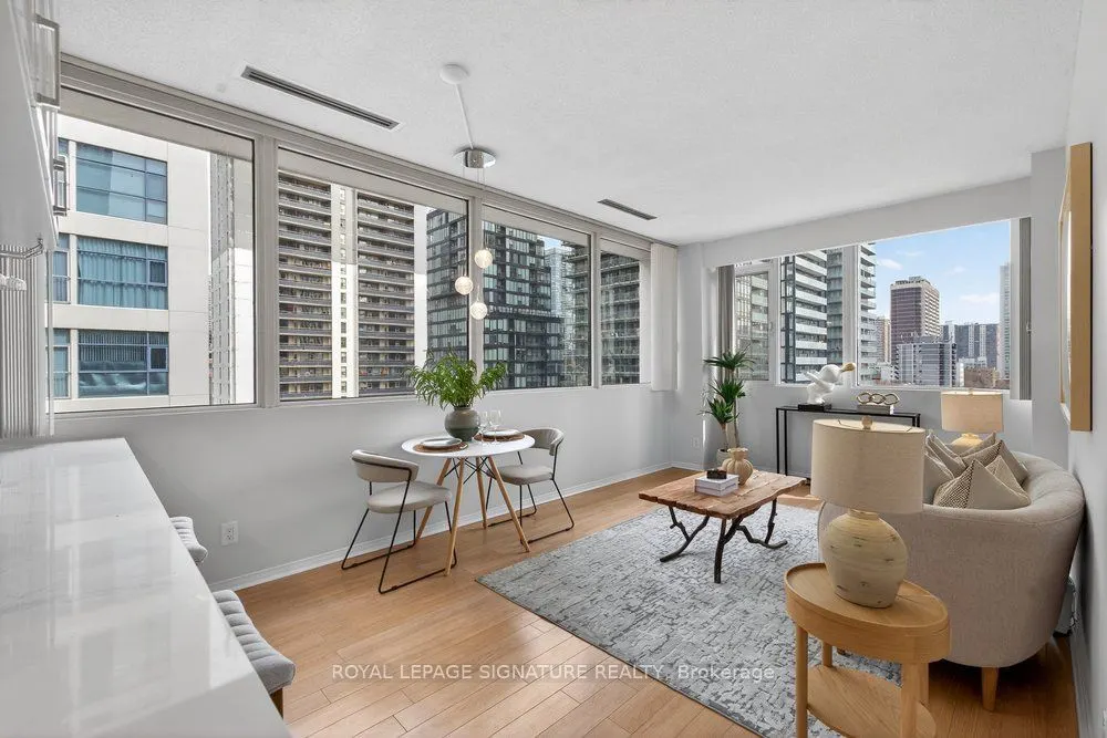 555 Yonge Street #707
