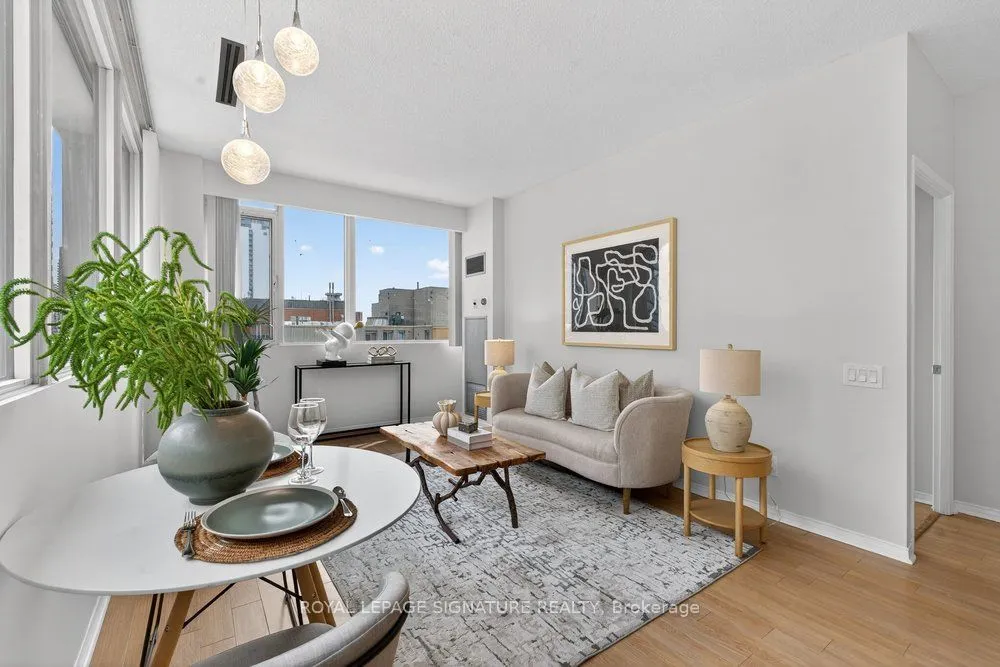 555 Yonge Street #707