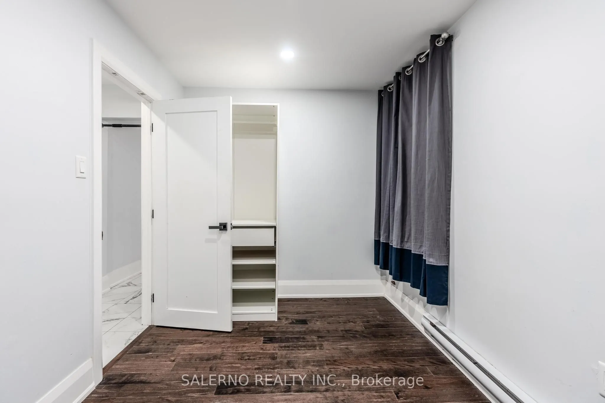 756 Dundas Street W #Main