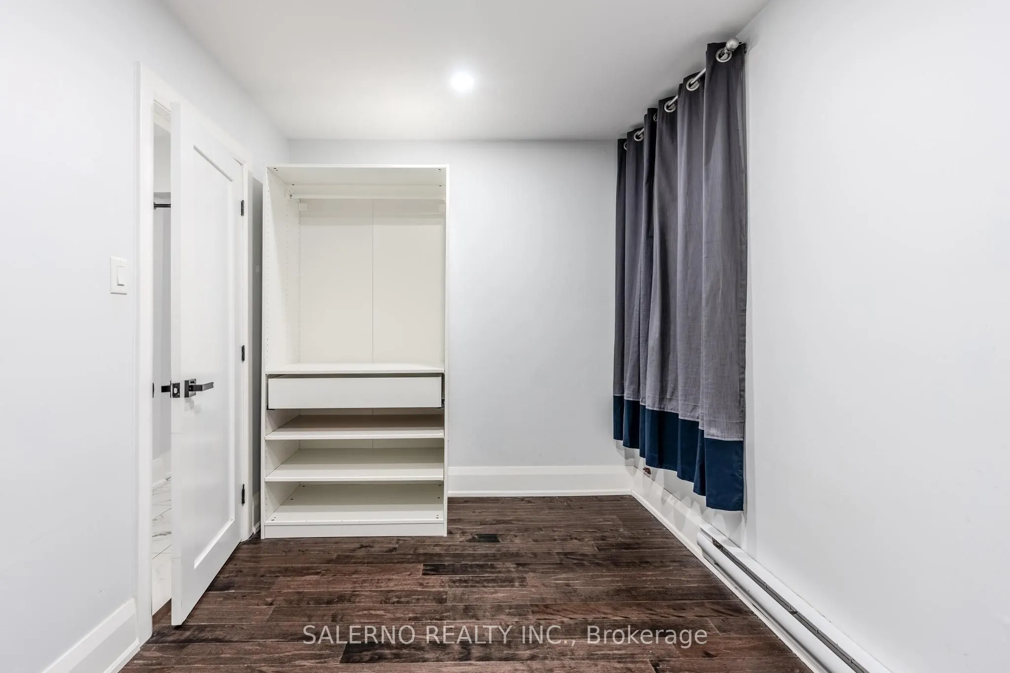 756 Dundas Street W #Main