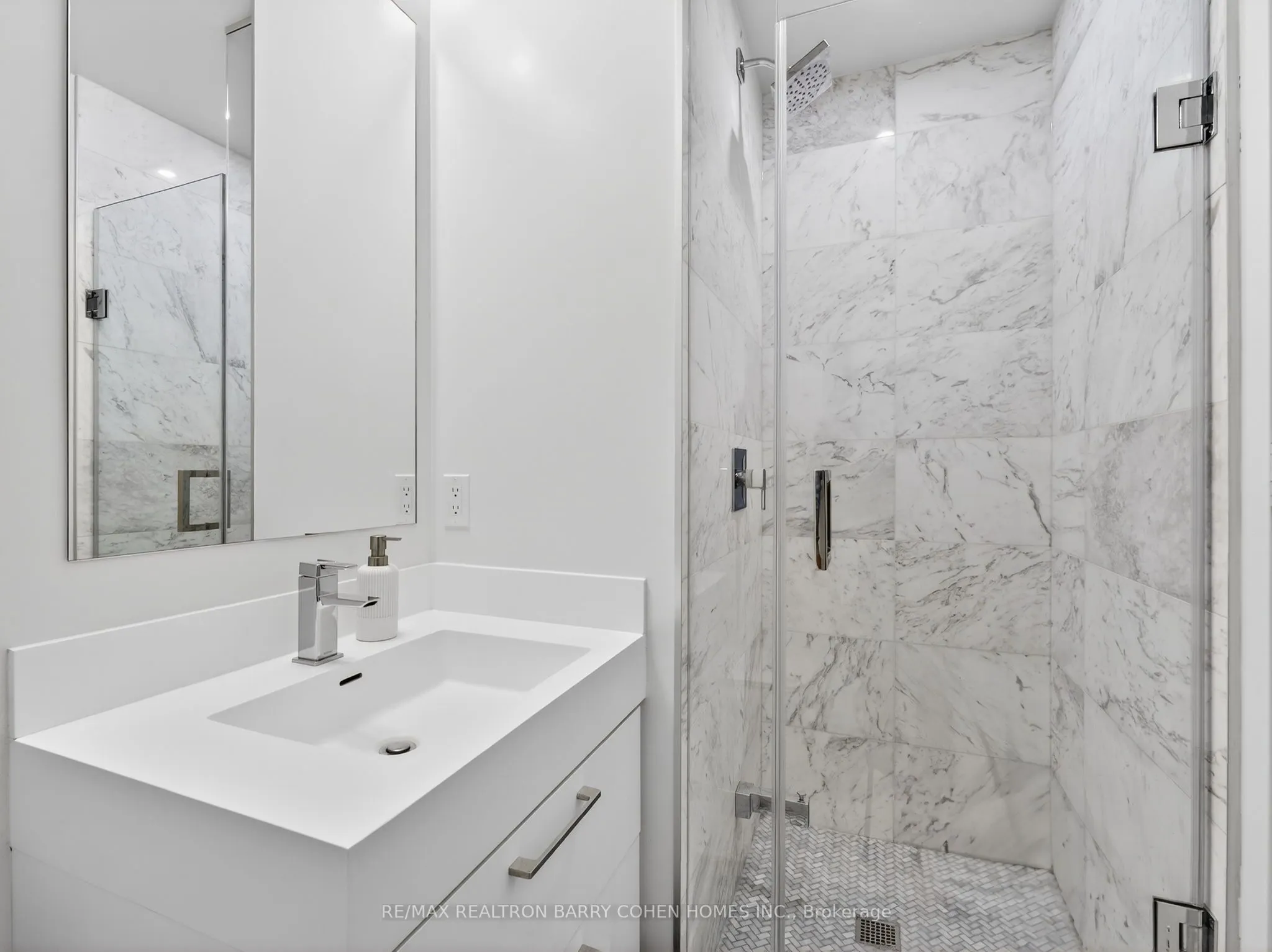 1 Yorkville Avenue #905