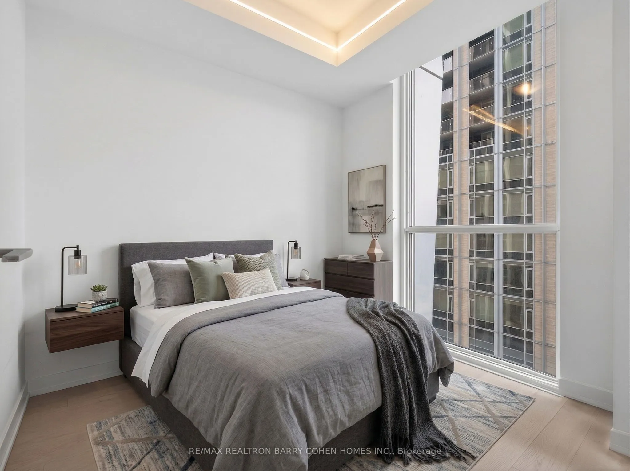1 Yorkville Avenue #905