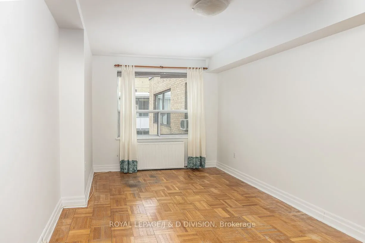 660 Eglinton Avenue W #716
