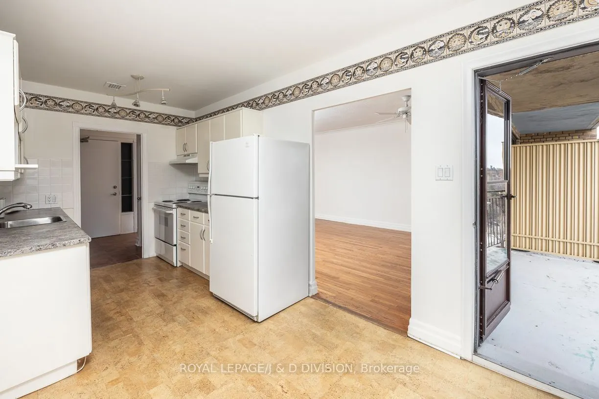 660 Eglinton Avenue W #716