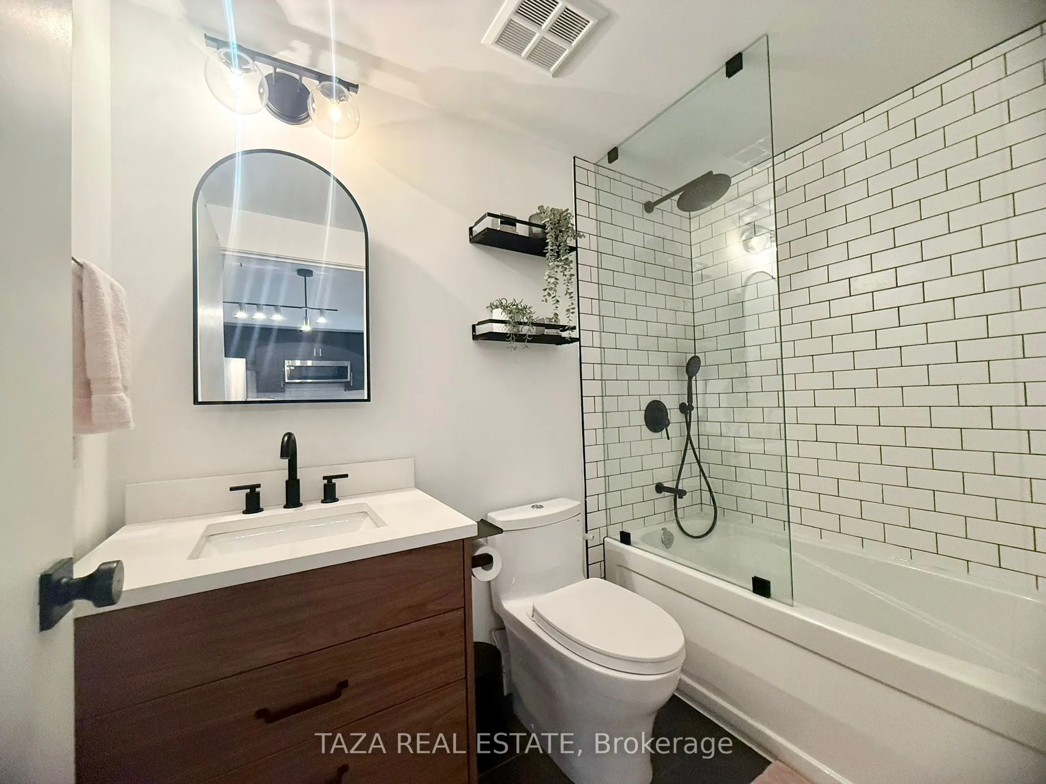 10 Navy Wharf Court #1705