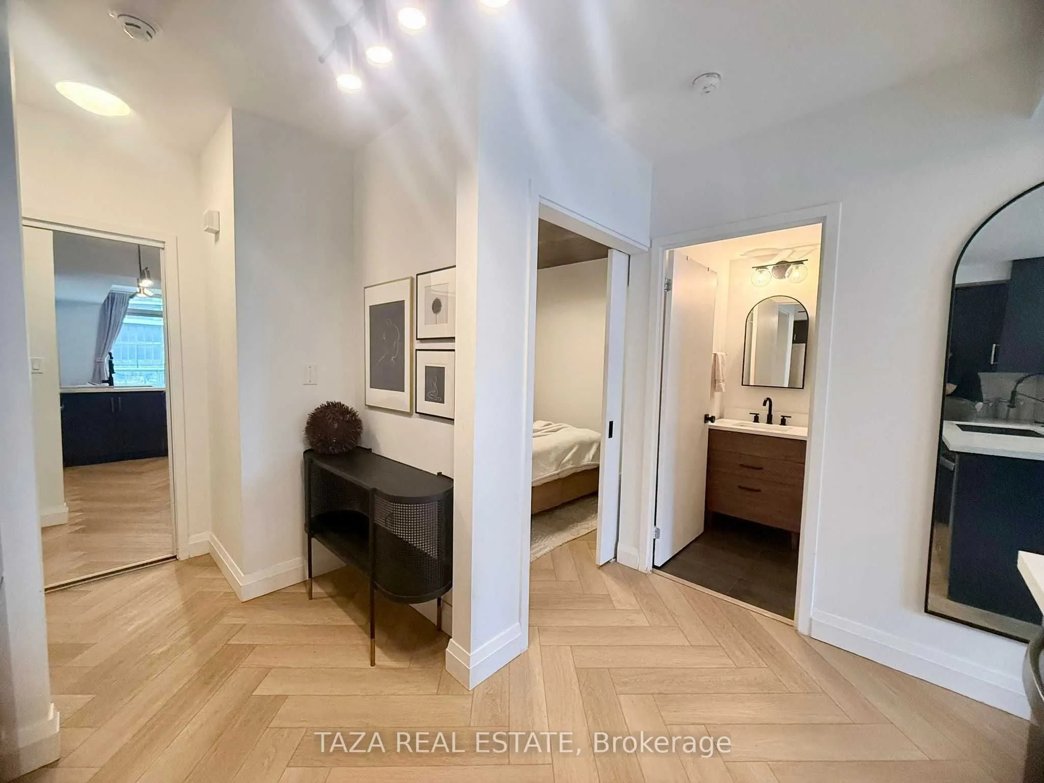 10 Navy Wharf Court #1705