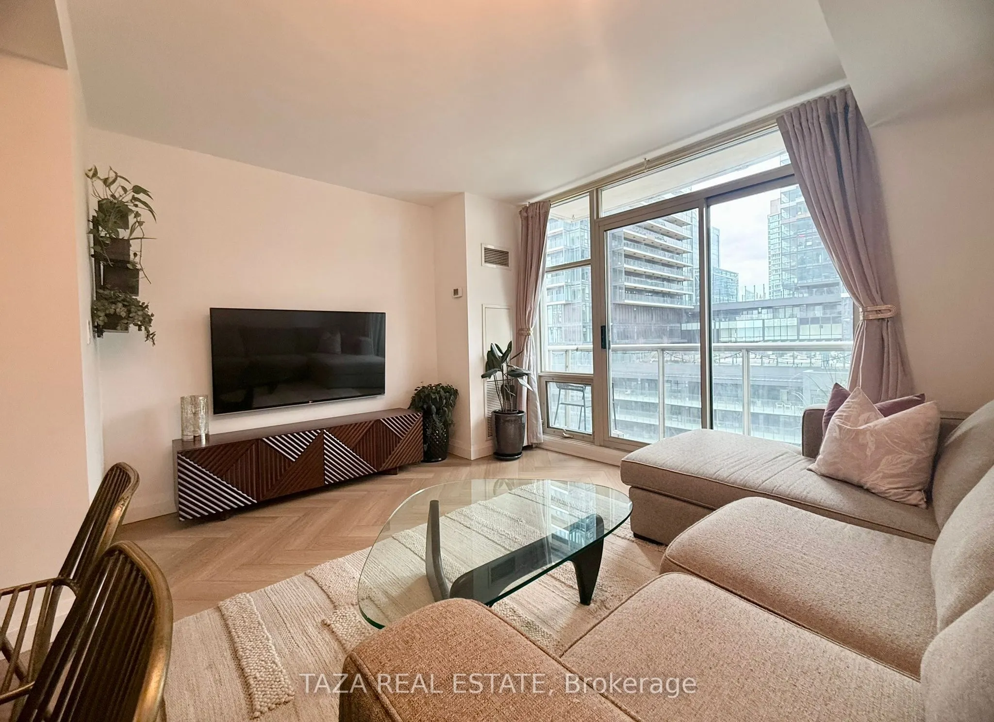 10 Navy Wharf Court #1705