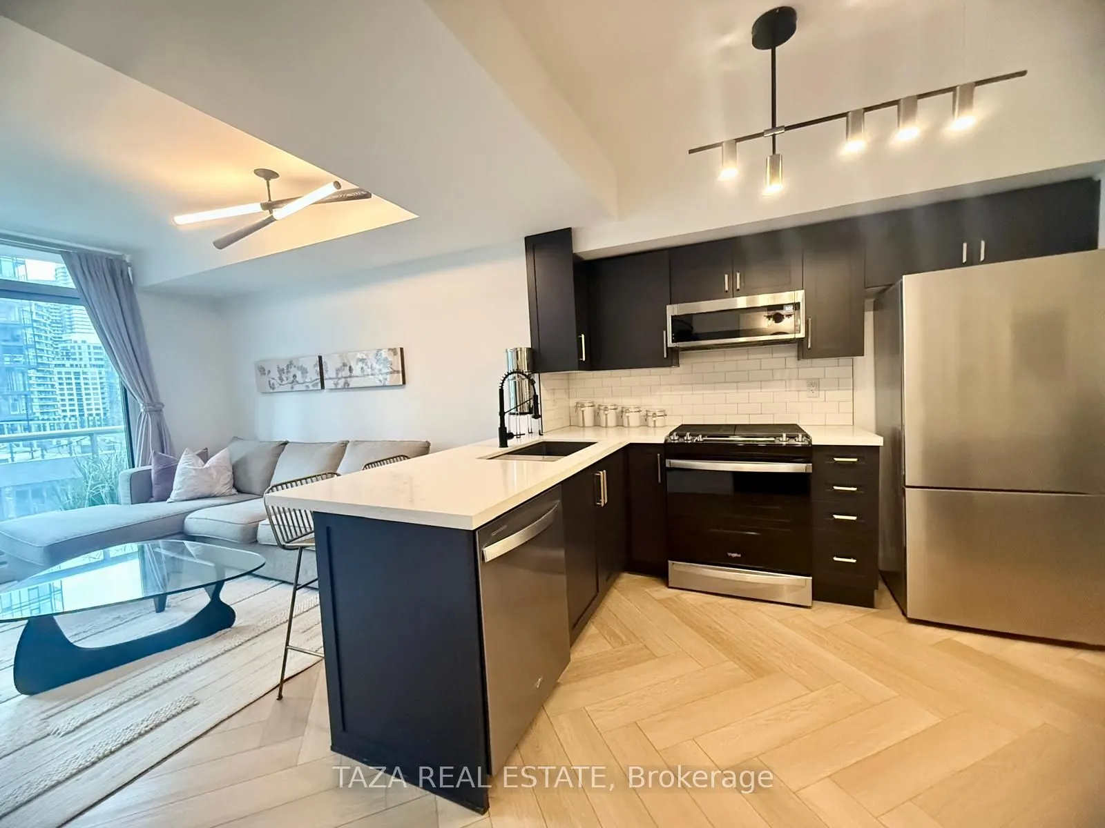 10 Navy Wharf Court #1705