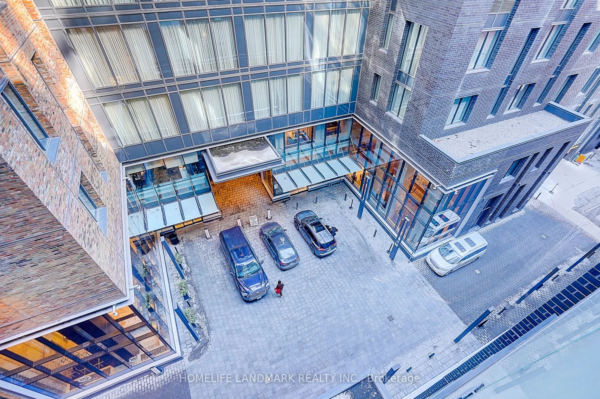 115 Blue Jays Way #702