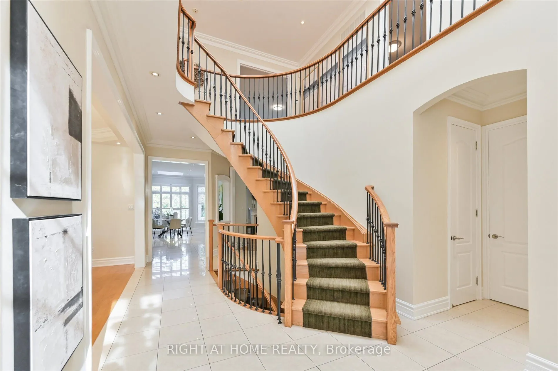 154 Charlton Boulevard