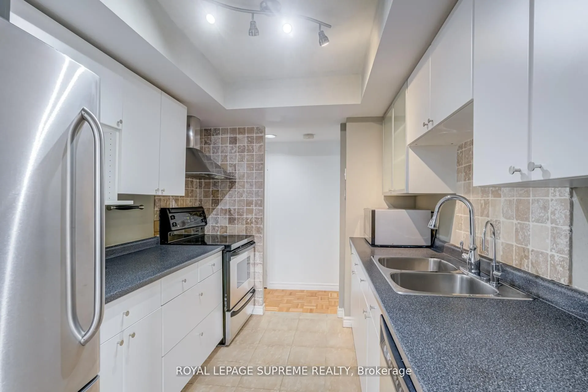 5 Kenneth Avenue #1804