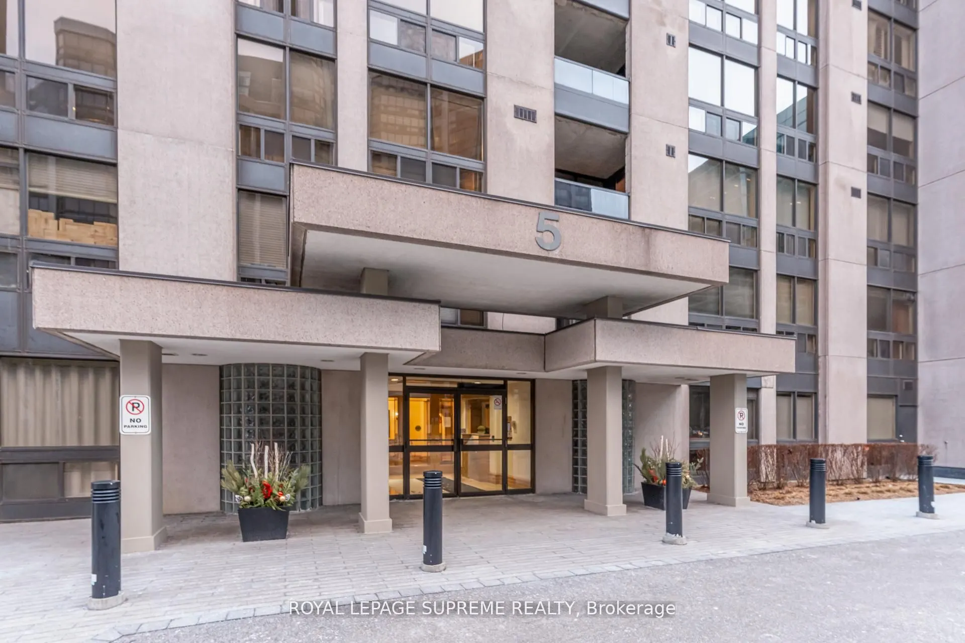 5 Kenneth Avenue #1804