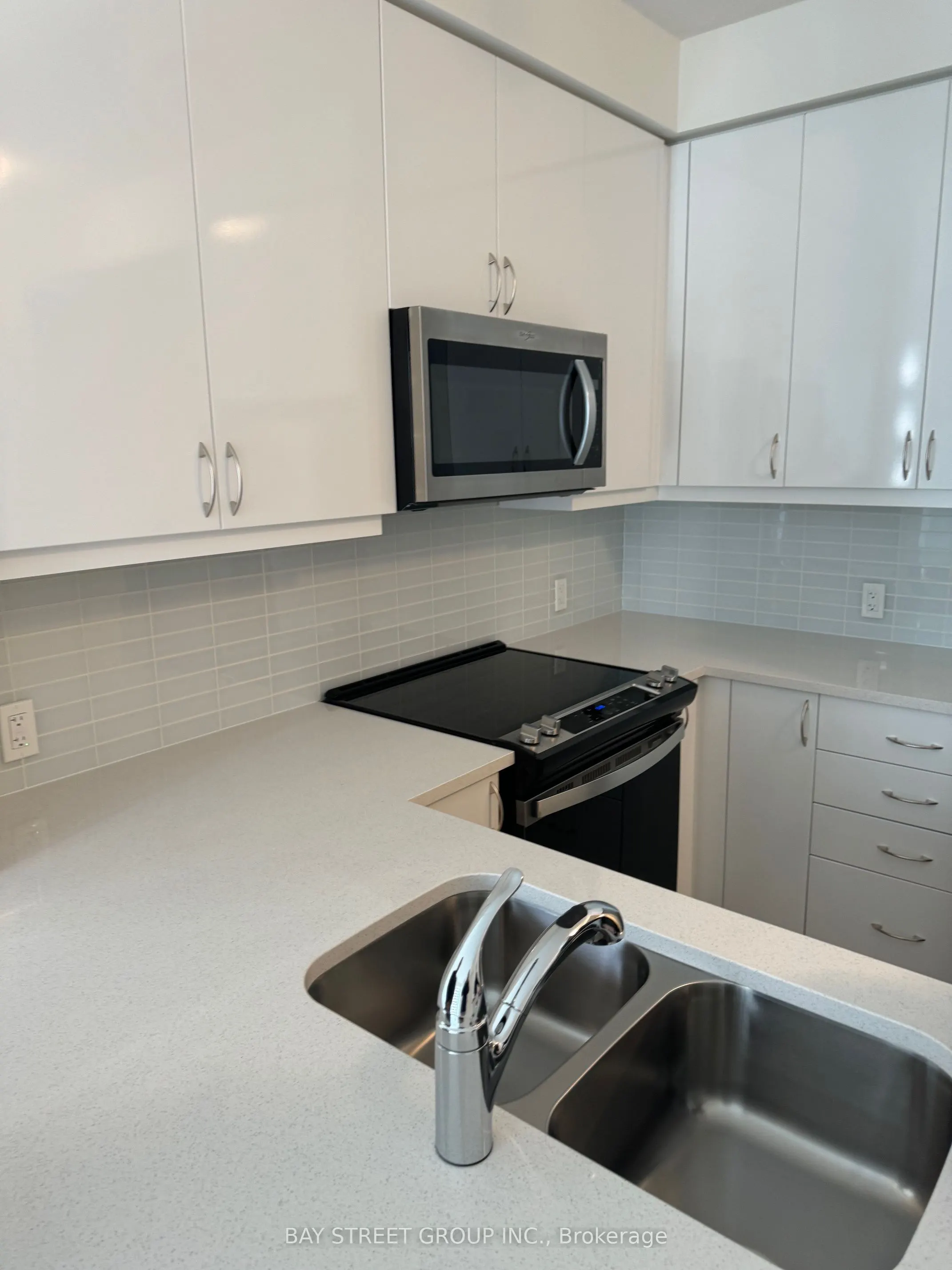 4955 Yonge Street #1006