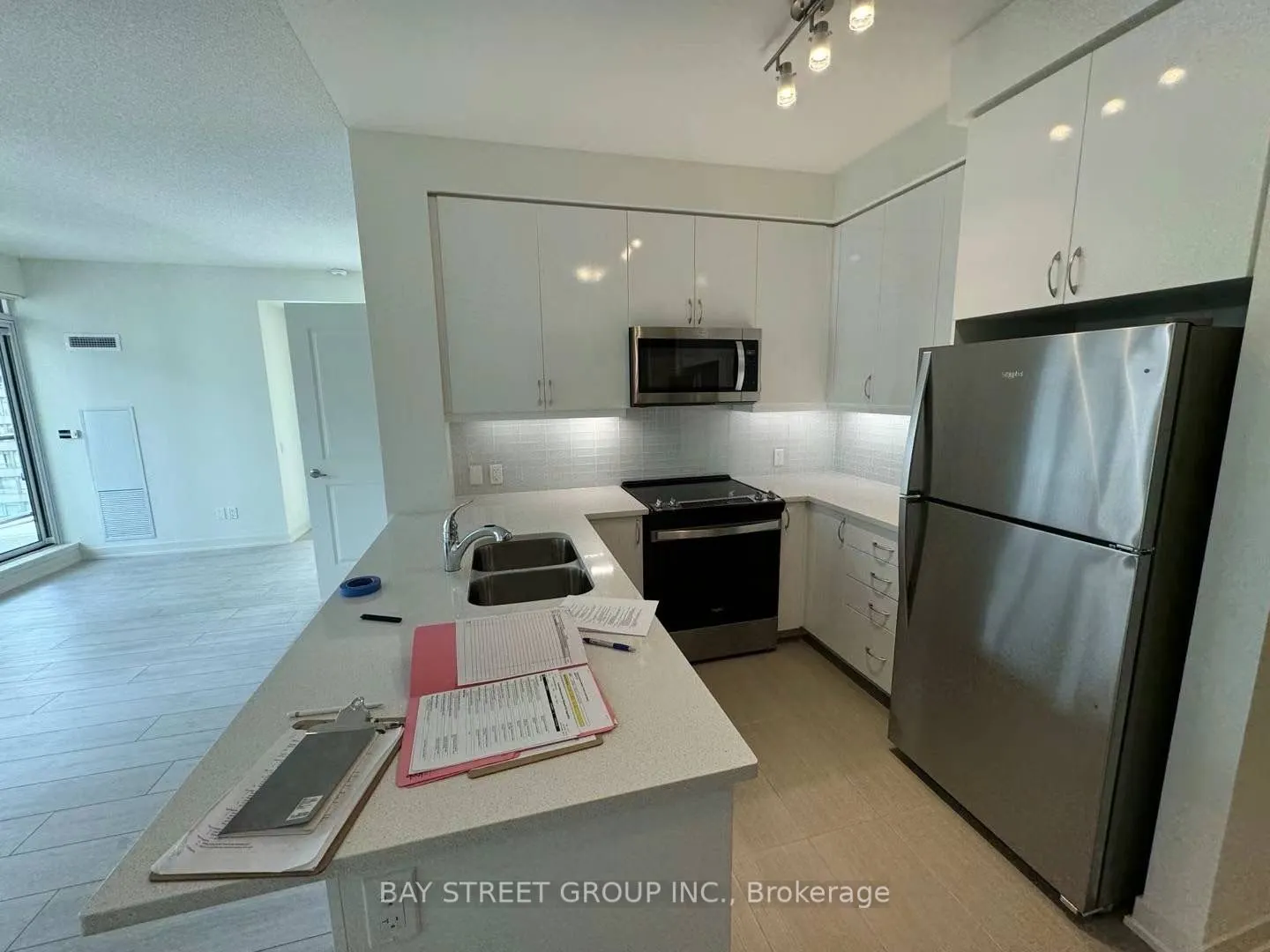 4955 Yonge Street #1006