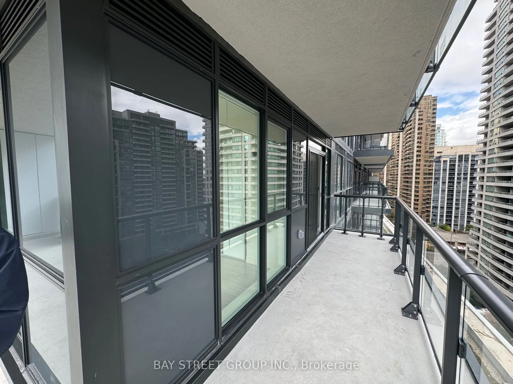 4955 Yonge Street #1006