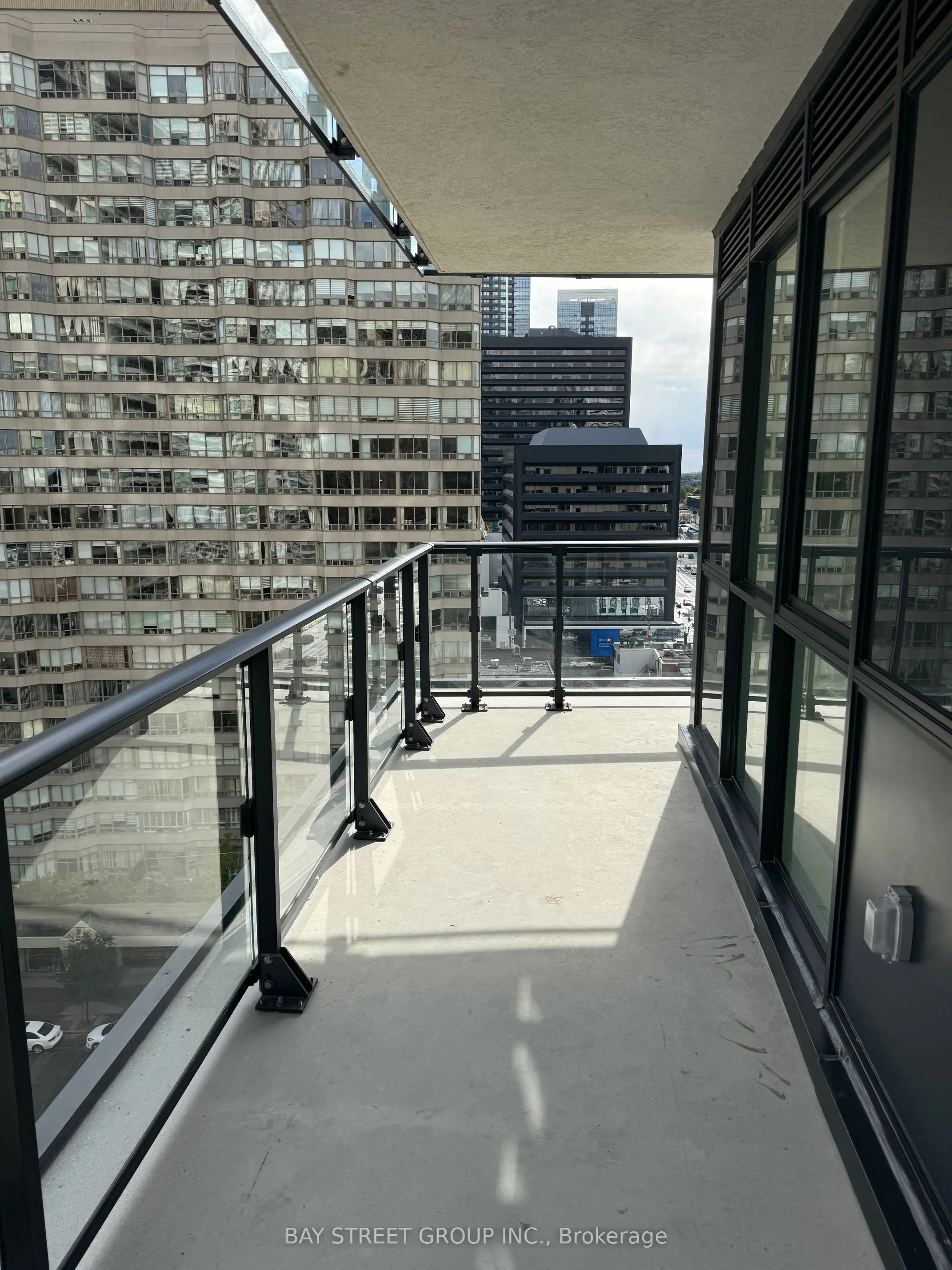4955 Yonge Street #1006