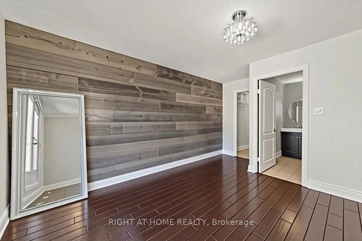 12 Sudbury Street #2608