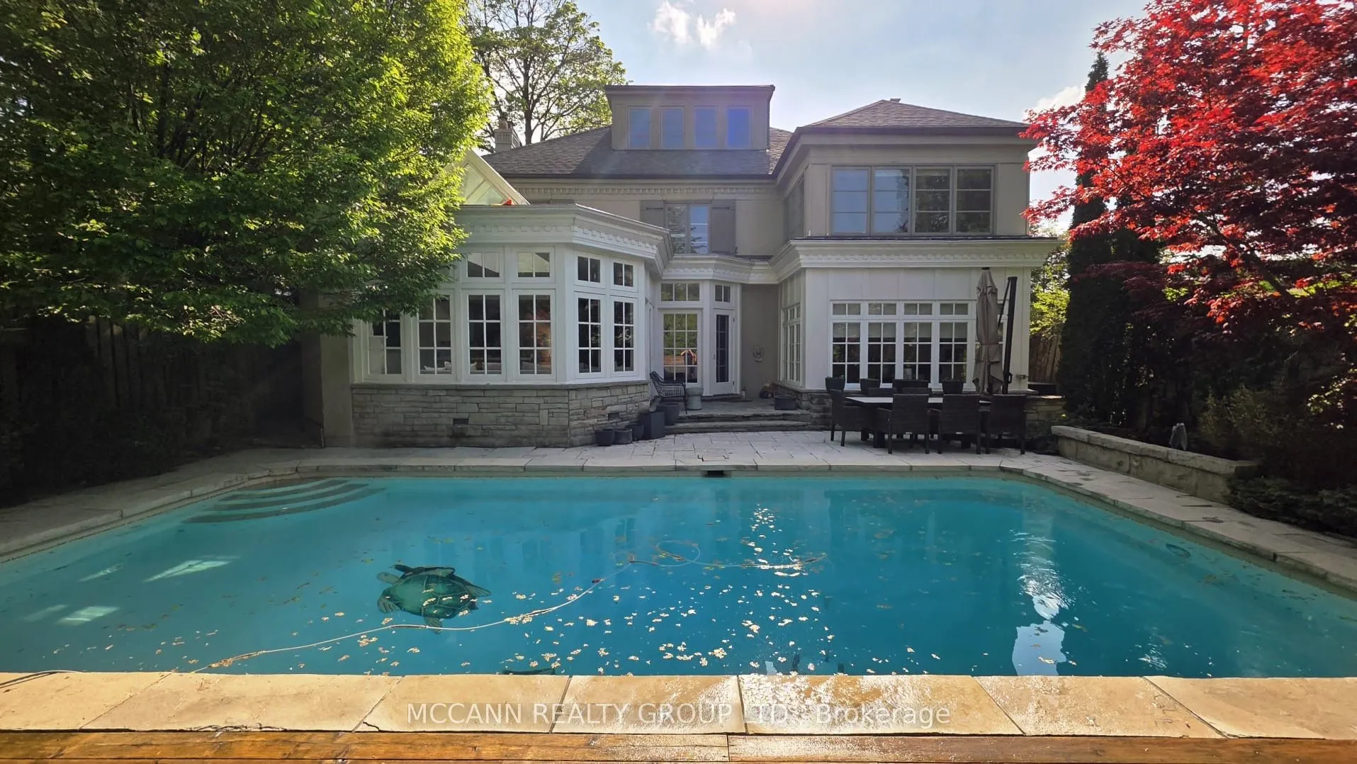 27 Strathgowan Crescent