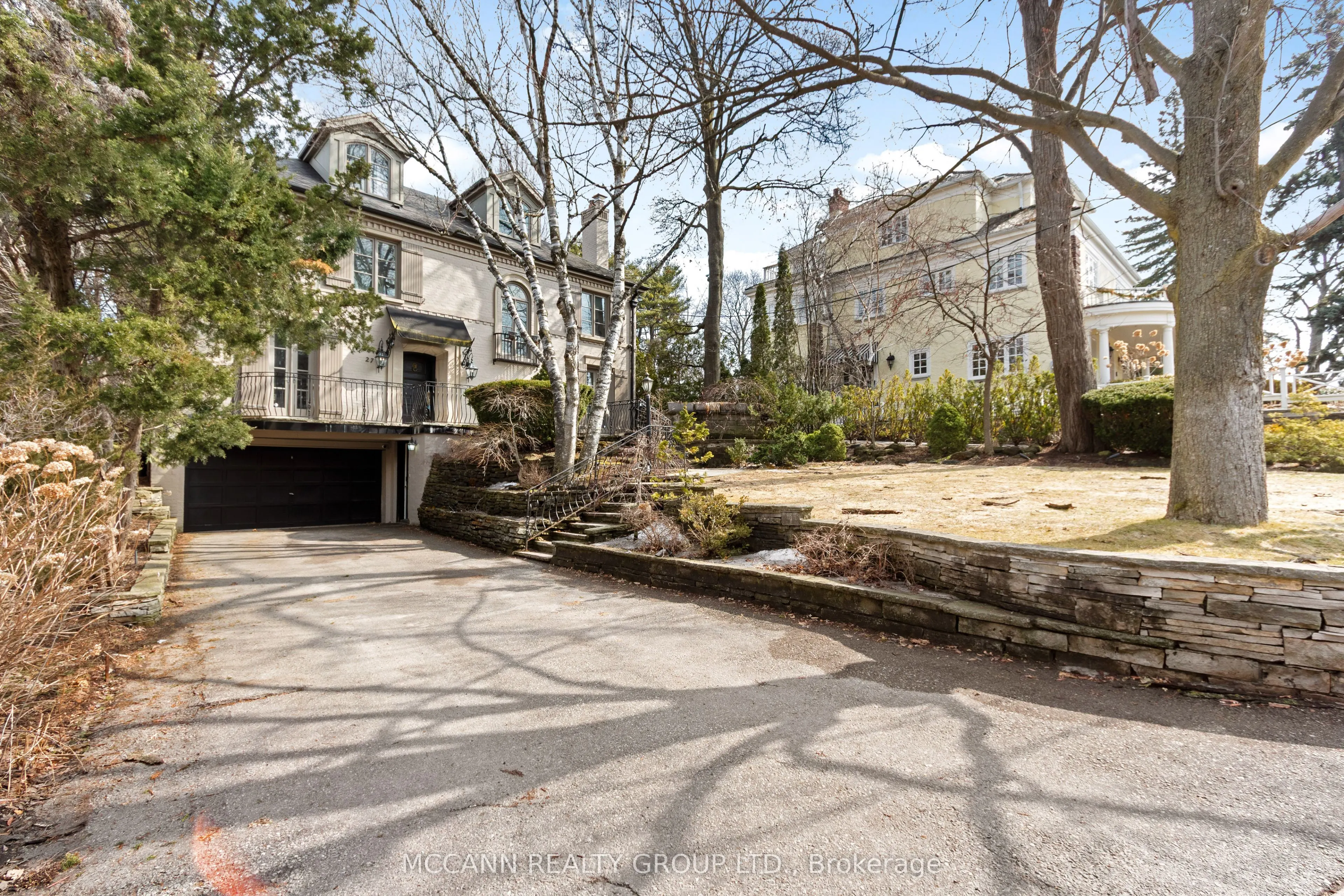 27 Strathgowan Crescent