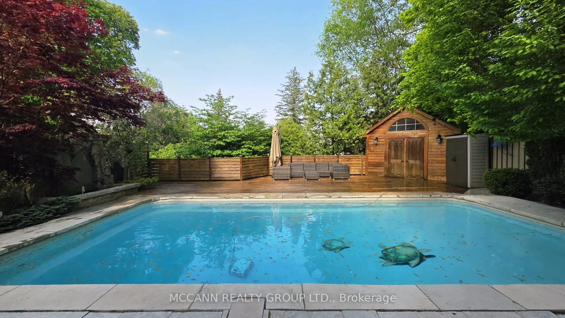 27 Strathgowan Crescent
