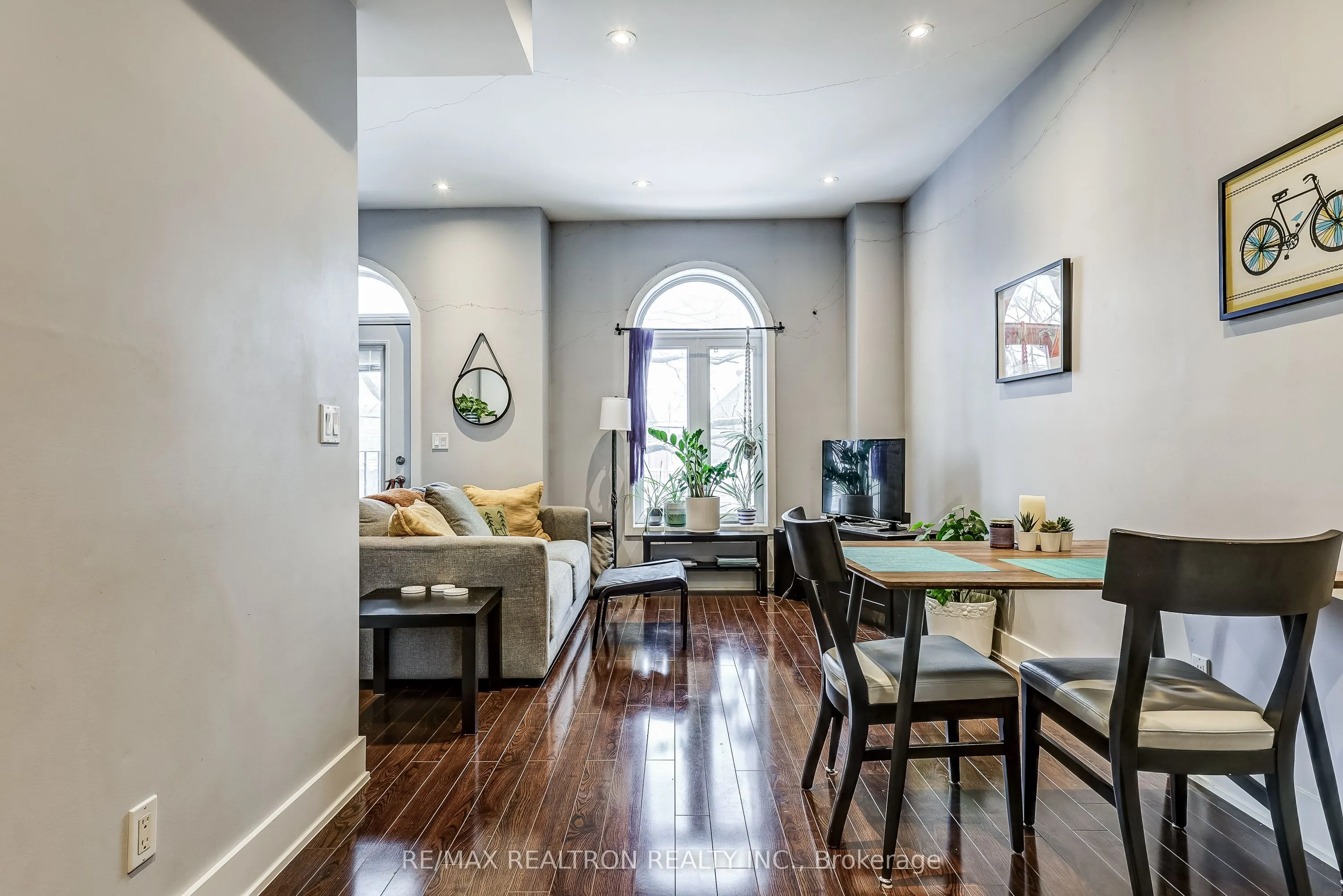 588 Ossington Avenue