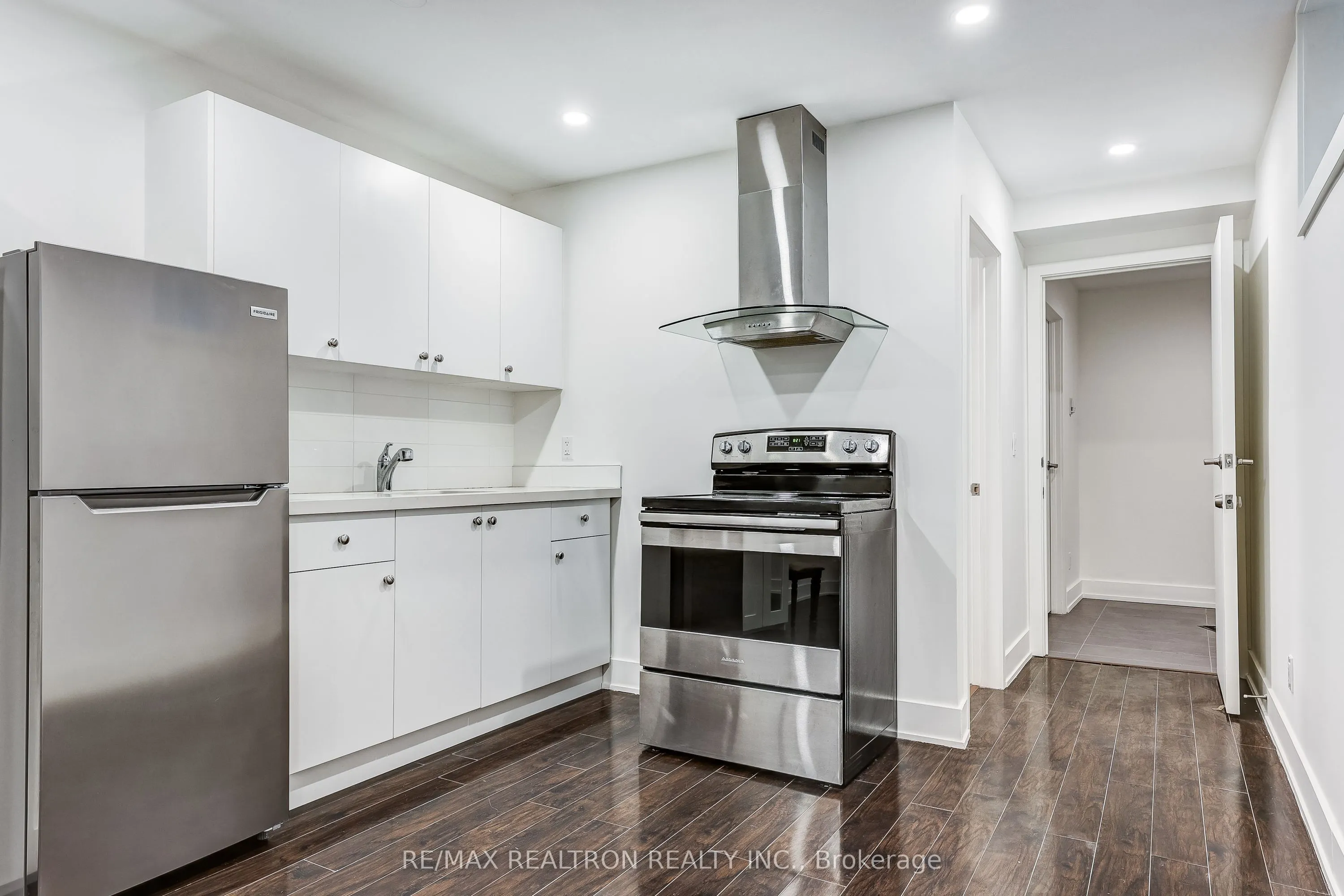 588 Ossington Avenue