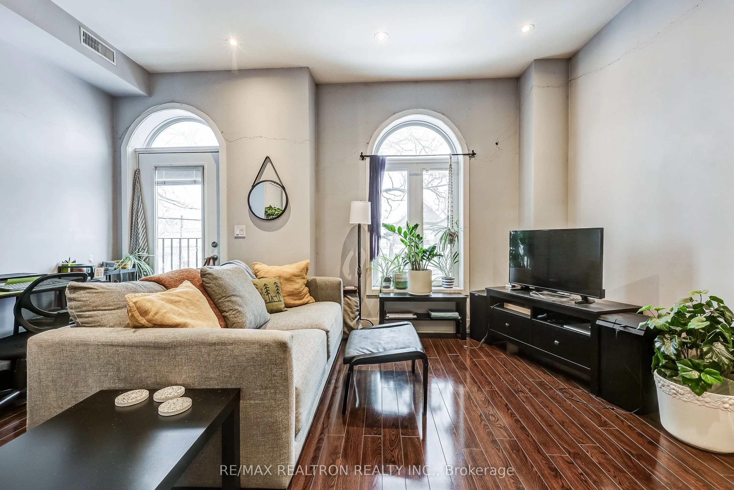 588 Ossington Avenue