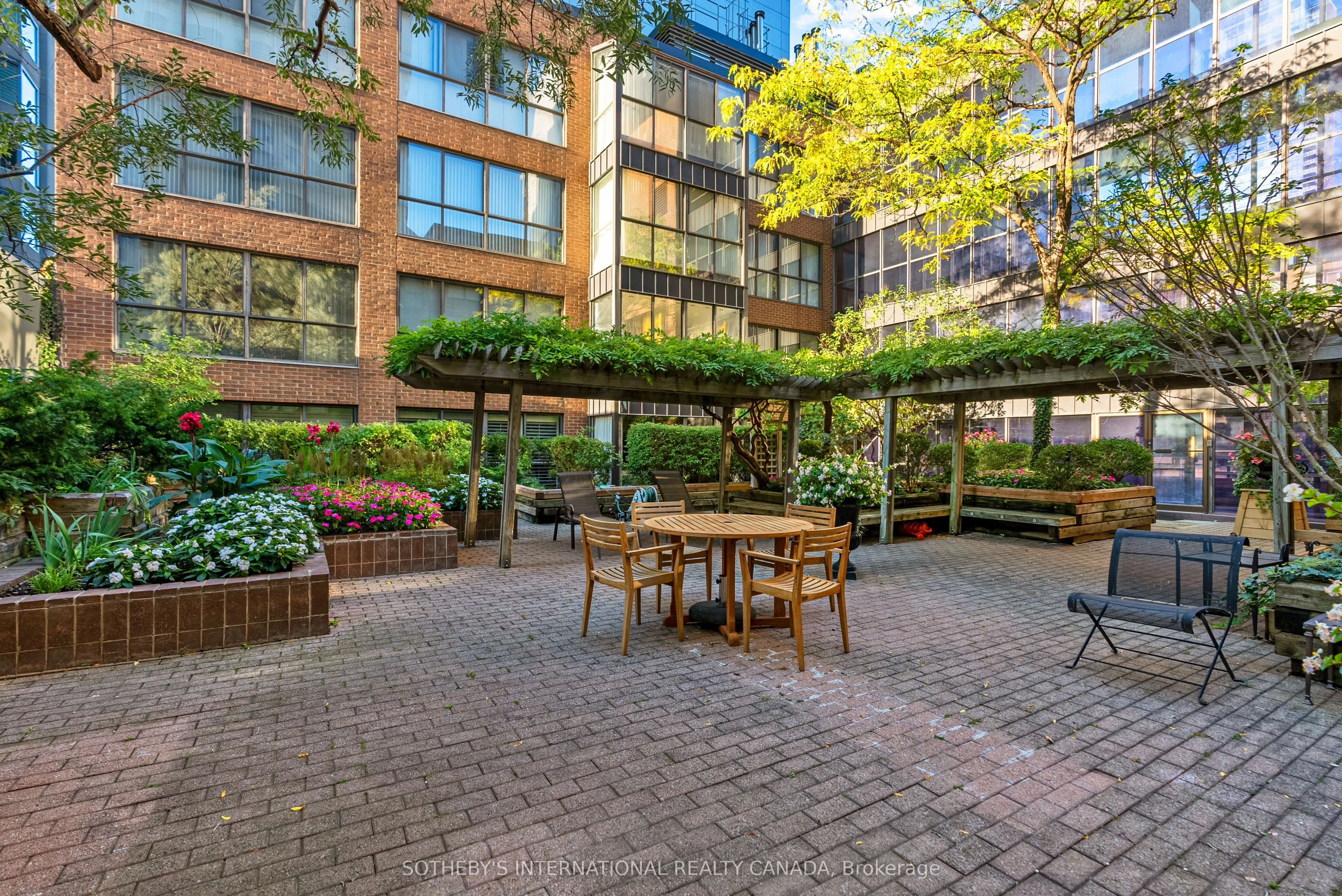 164 Cumberland Street #608