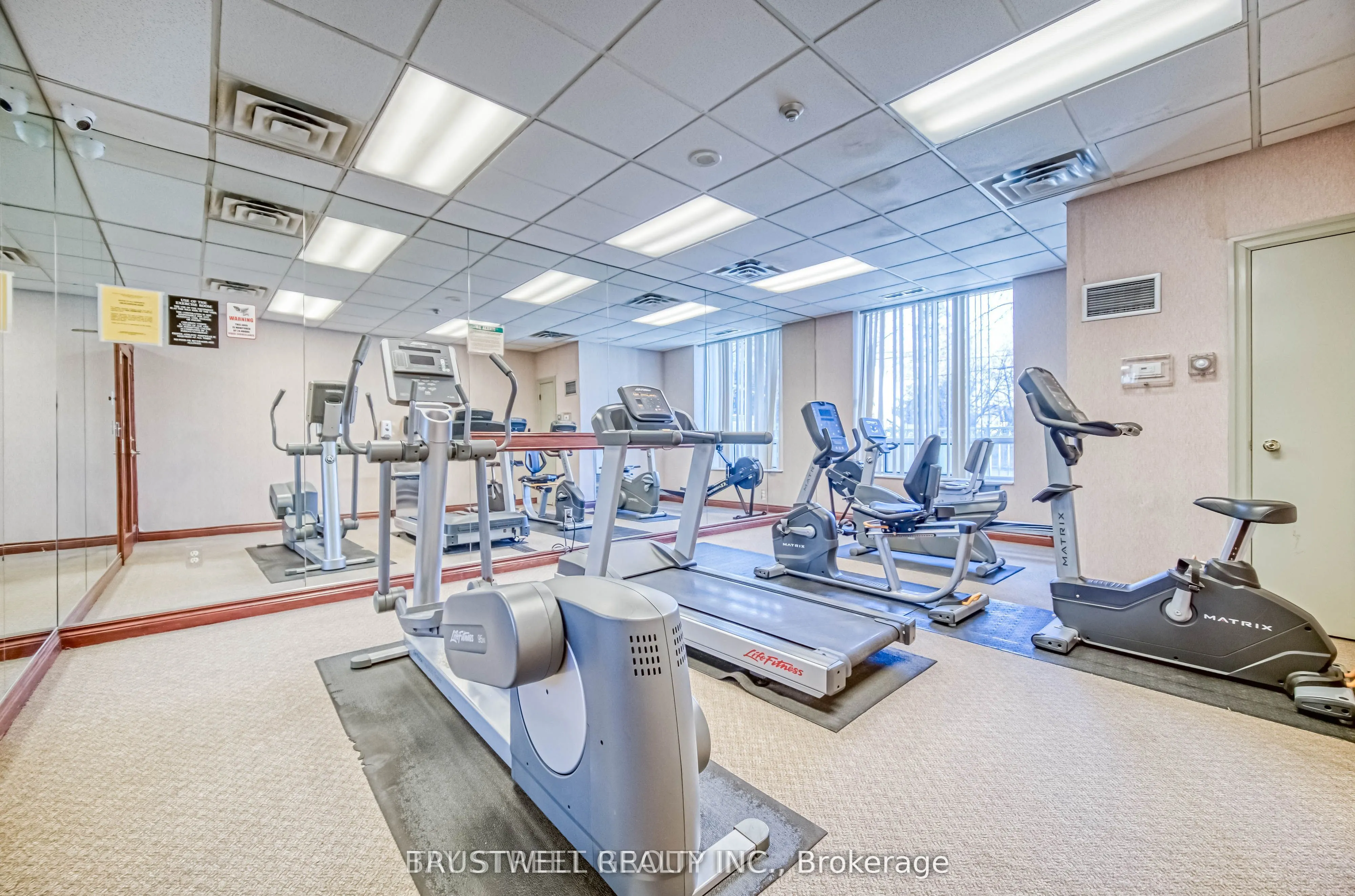39 Pemberton Avenue #401