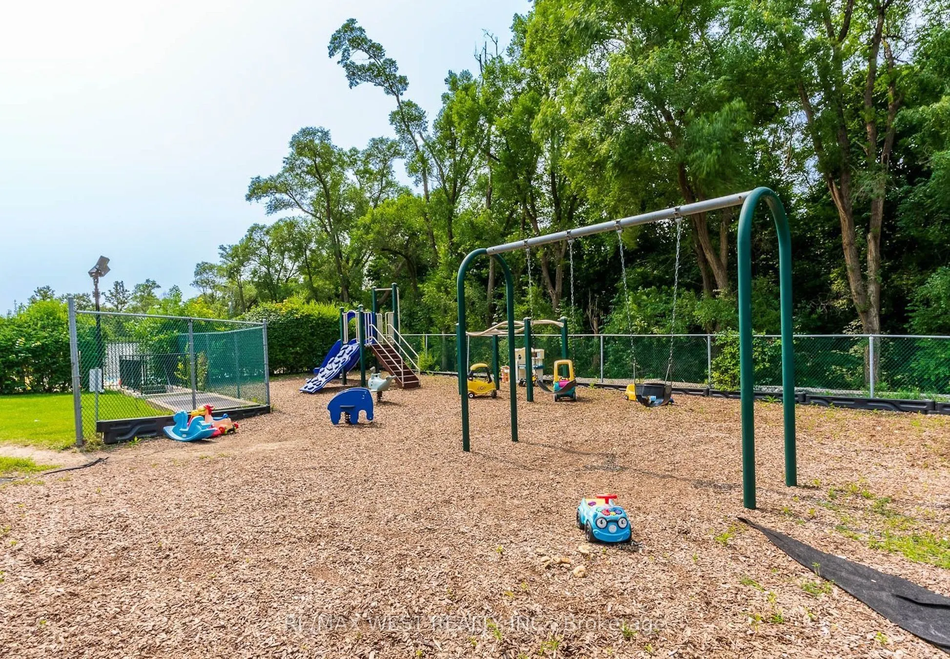 130 Neptune Drive #202