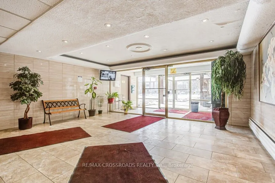 8 Kingsbridge Court #407