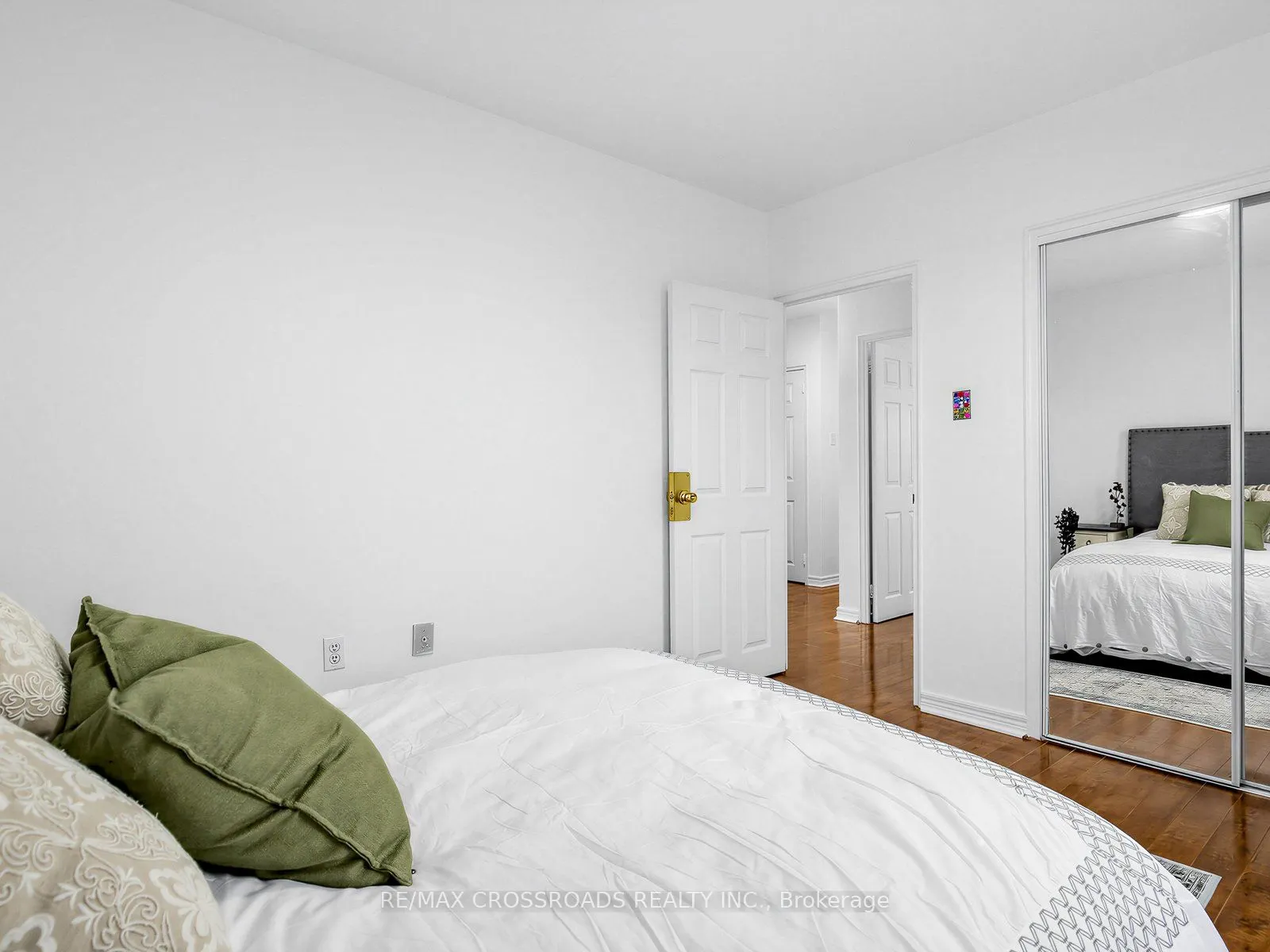 8 Kingsbridge Court #407