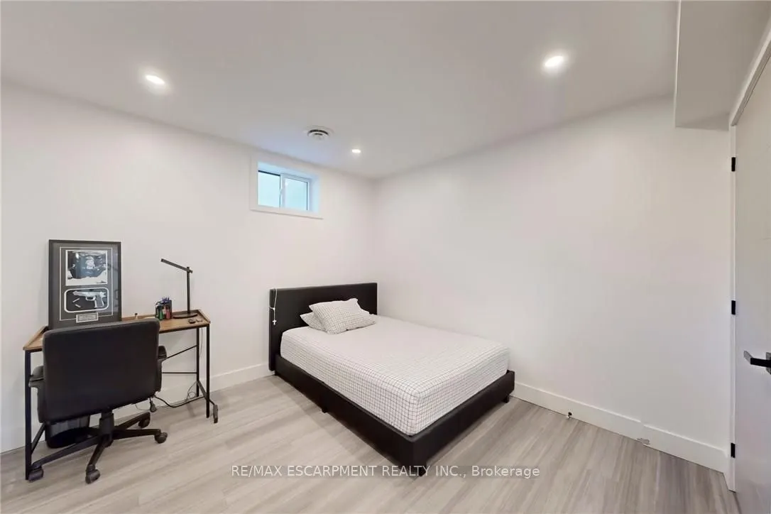 28 Dunsmore Gardens