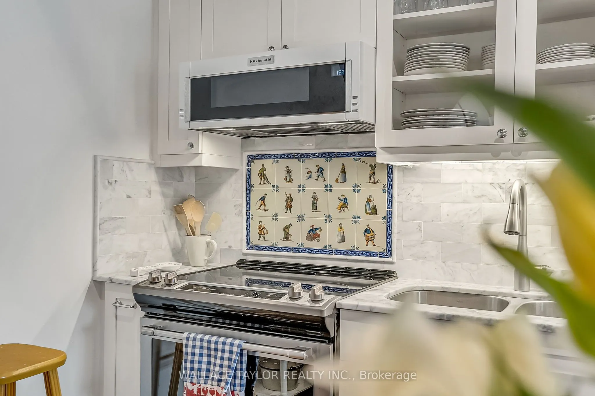 993 Queen Street W #208