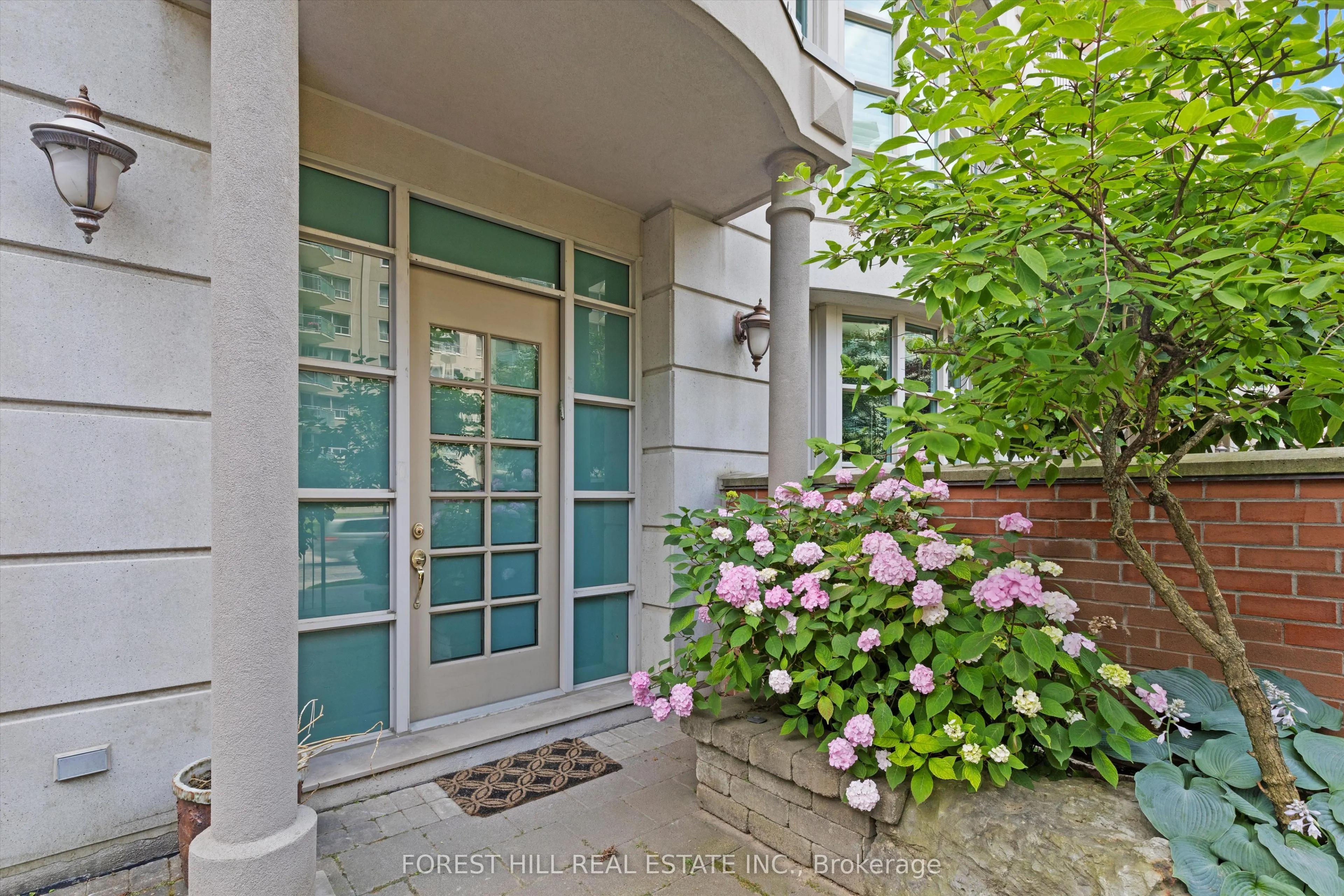 33 Delisle Avenue #108