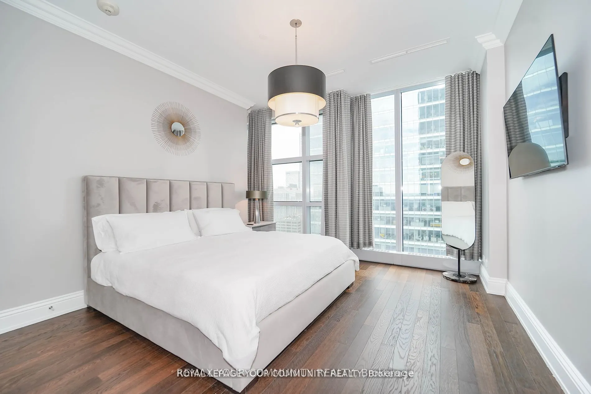 183 Wellington Street W #3903