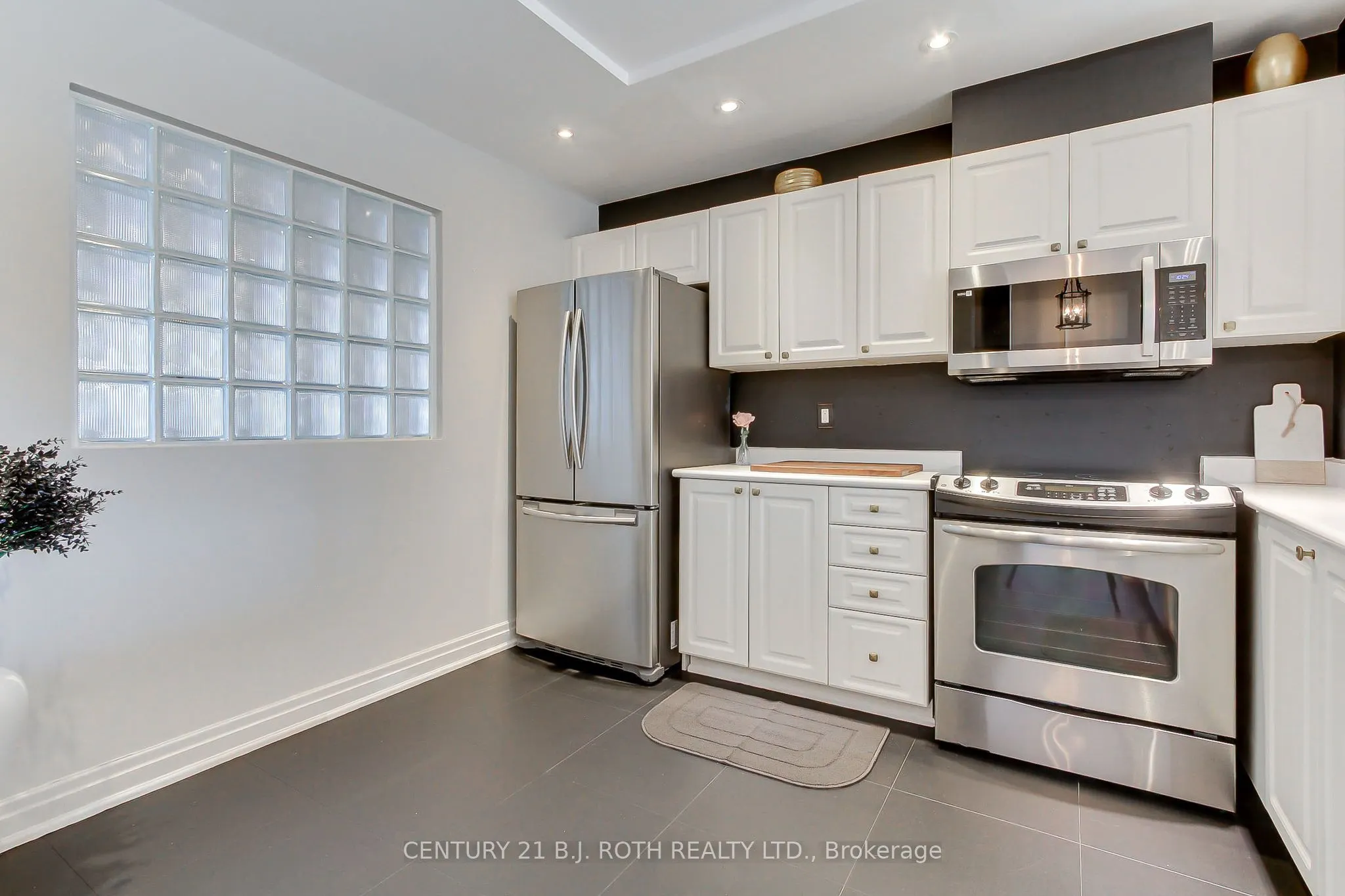18 Concorde Place #LP915
