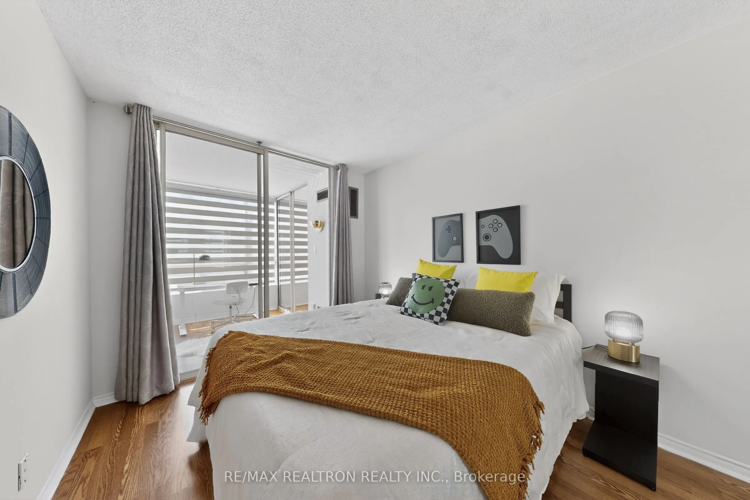 5765 Yonge Street #410