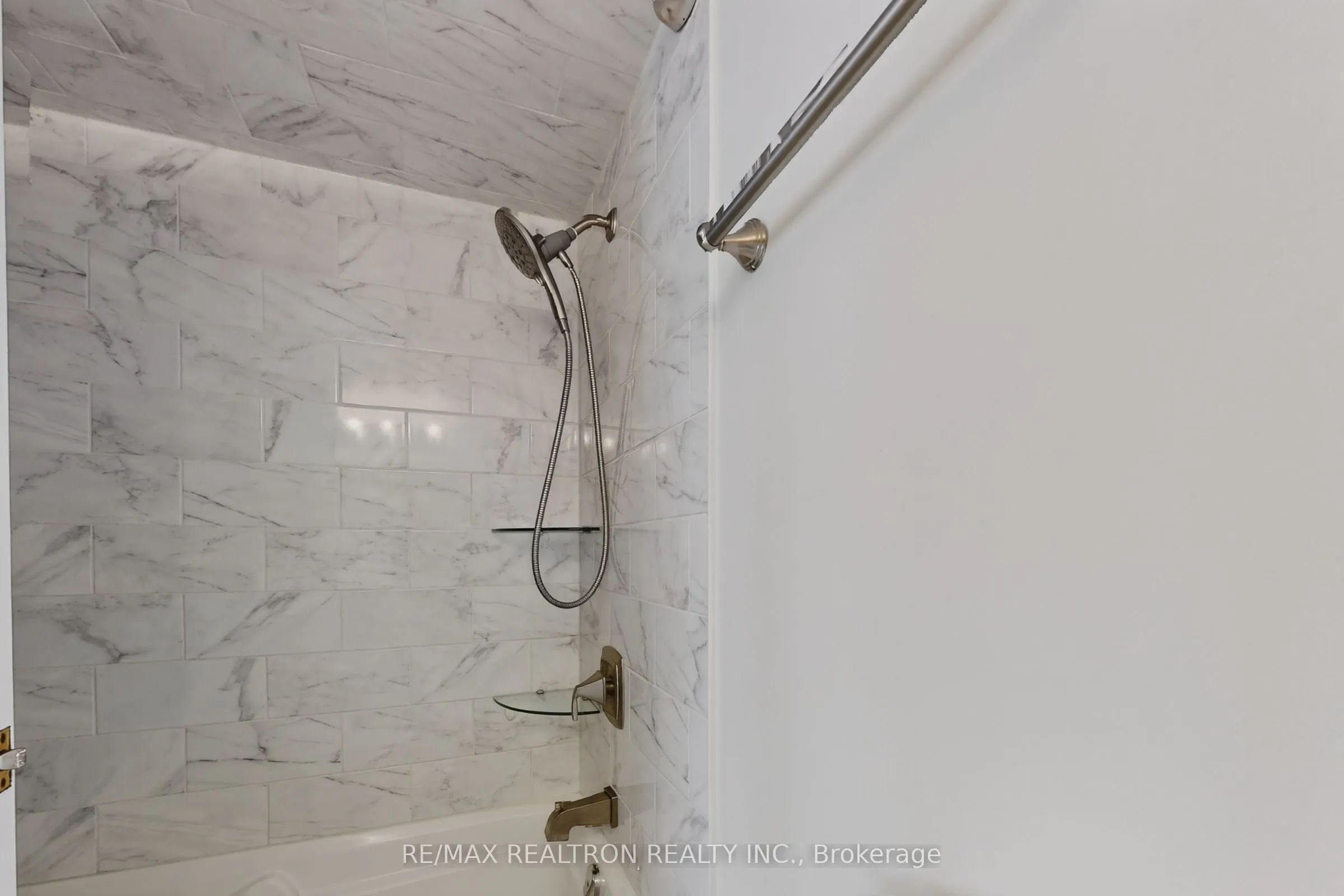 5765 Yonge Street #410